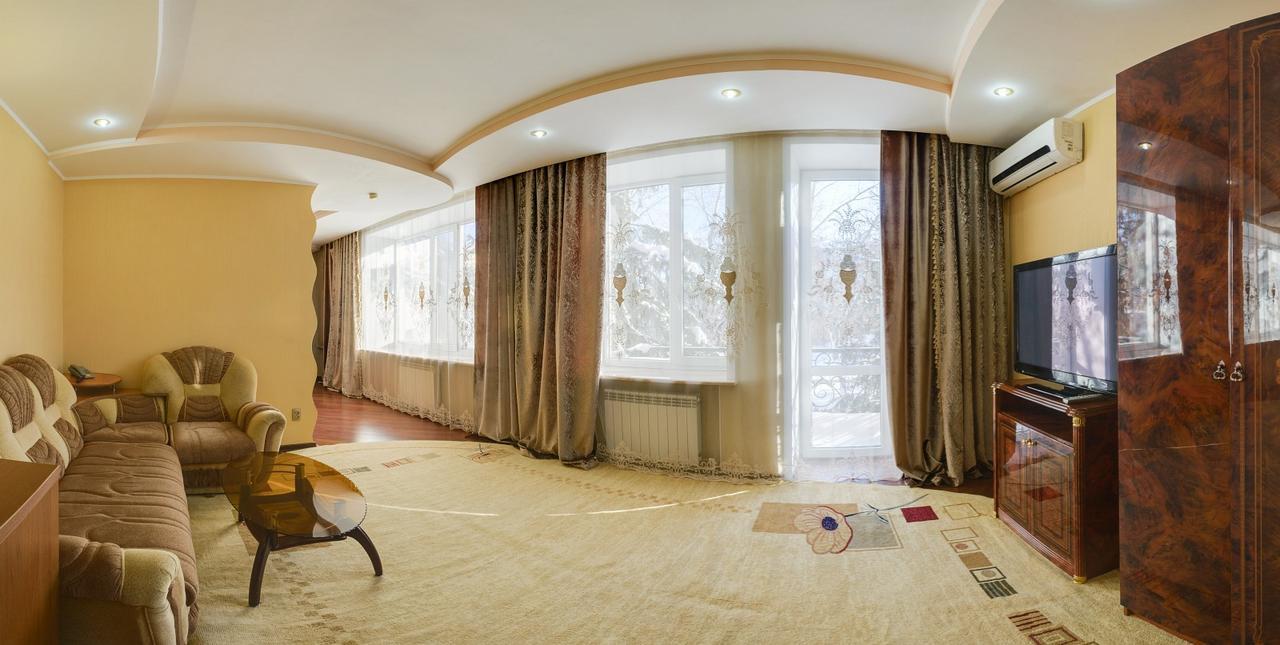 Ghostinitsa "Lina" Petropavl Exterior foto